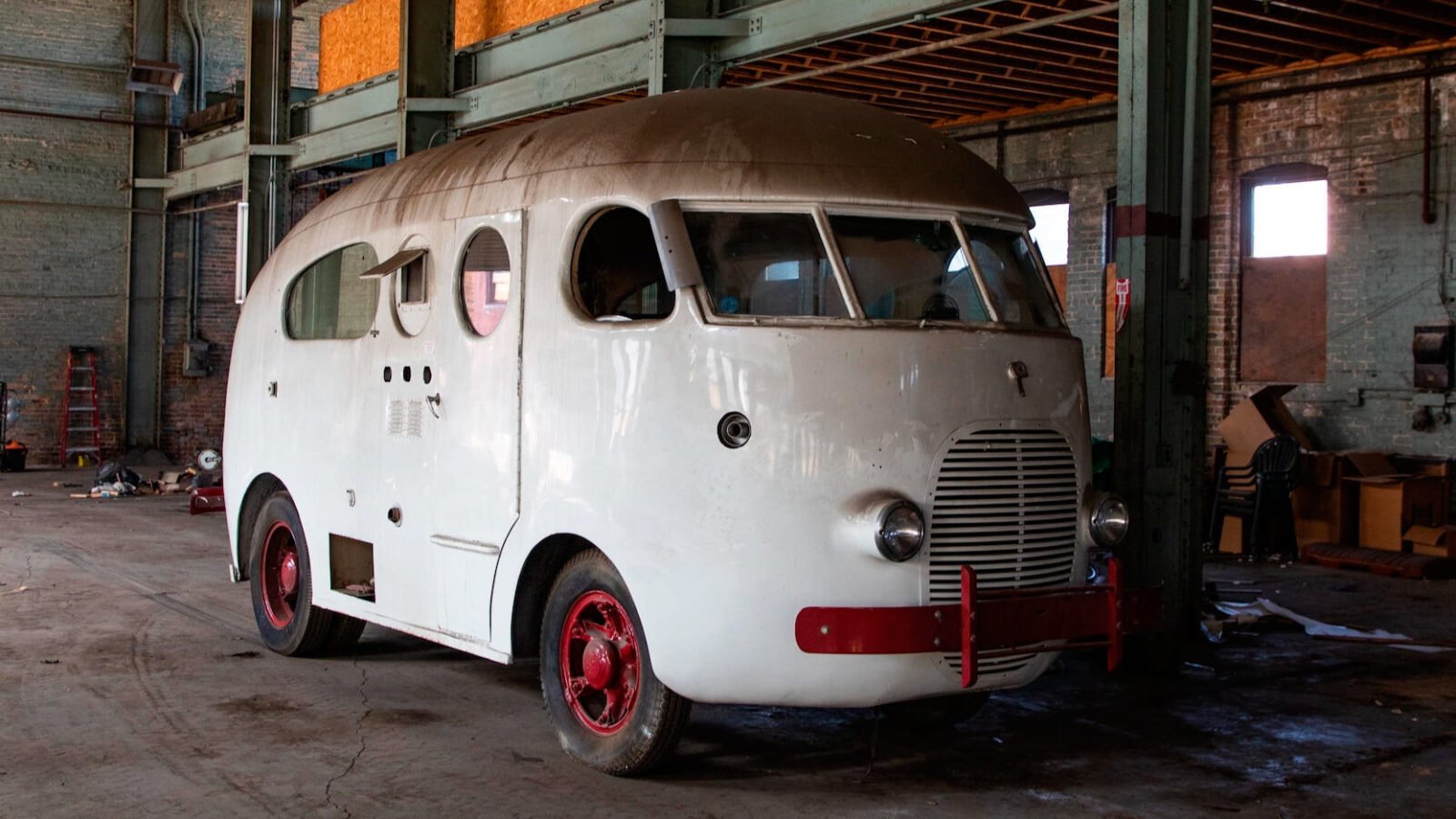 Western-Clipper-Motorhome-1600x900.jpg