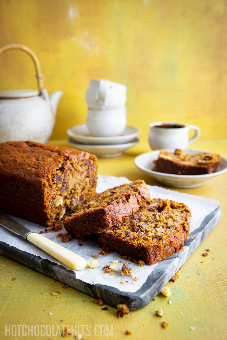 date-and-walnut-loaf.jpg